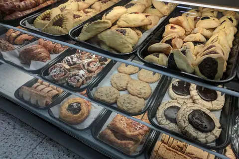 Kesh's Kafe & Bakery photo 4
